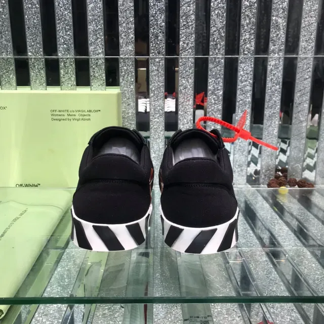 Off-White Low Vulcanized Black White Industrial Design Lifestyle Sneakers 3