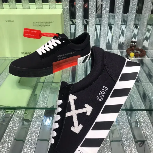 Off-White Low Vulcanized Black White Industrial Design Lifestyle Sneakers 5