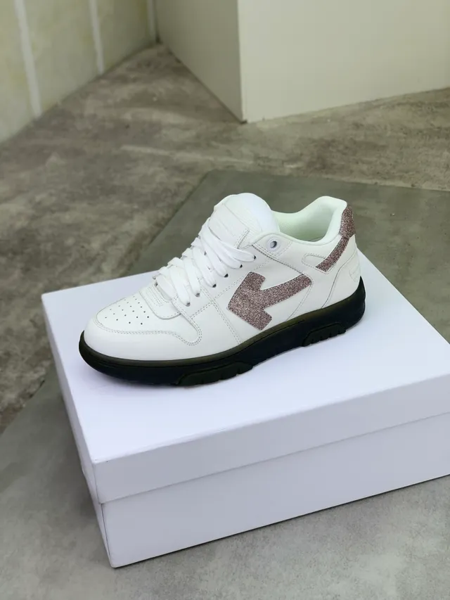 Off-White गुलाबी लो-टॉप परफोरेटेड टो लाइफस्टाइल स्नीकर 4