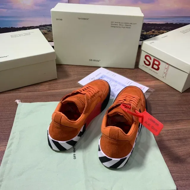 Off-White The Ten Zapatillas Lifestyle Naranja Negro Ante Superior con Logo de Flecha 6