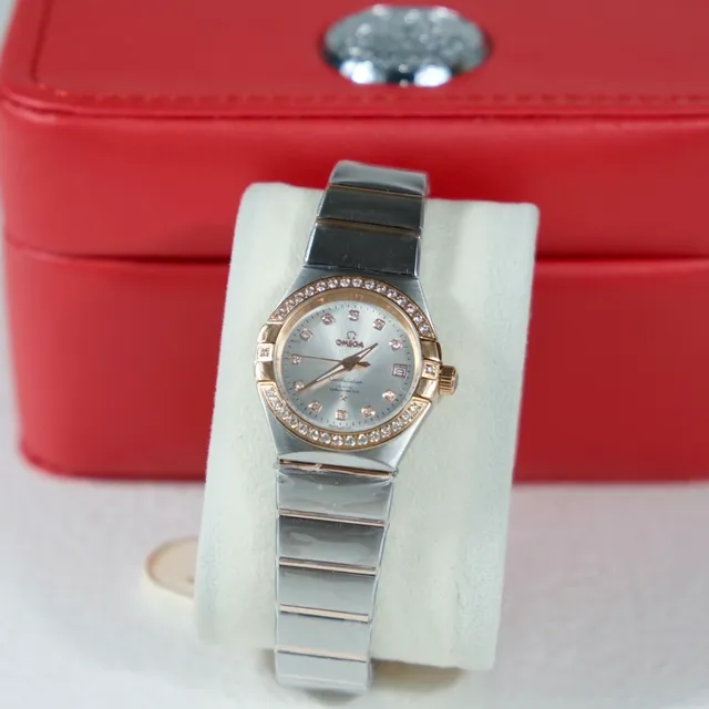 Omega Pulsera Metálica Integrada de Plata y Oro Bisel de Diamantes Reloj de Cuarzo 5