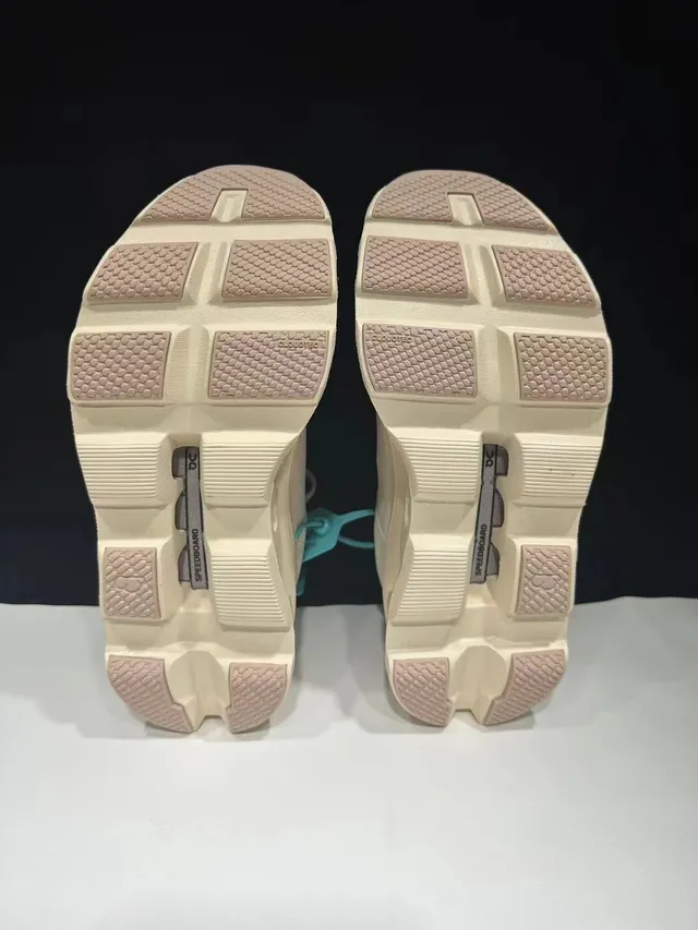 On Cloudmonster Beige Gray 跑鞋 8
