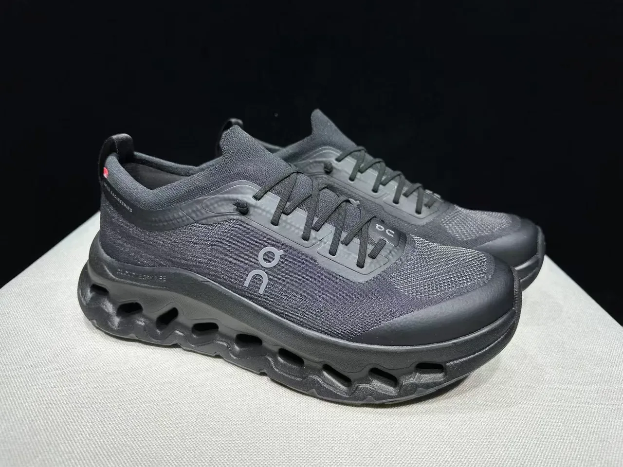 On Cloudmonster monocromo gris zapatillas estilo de vida 4
