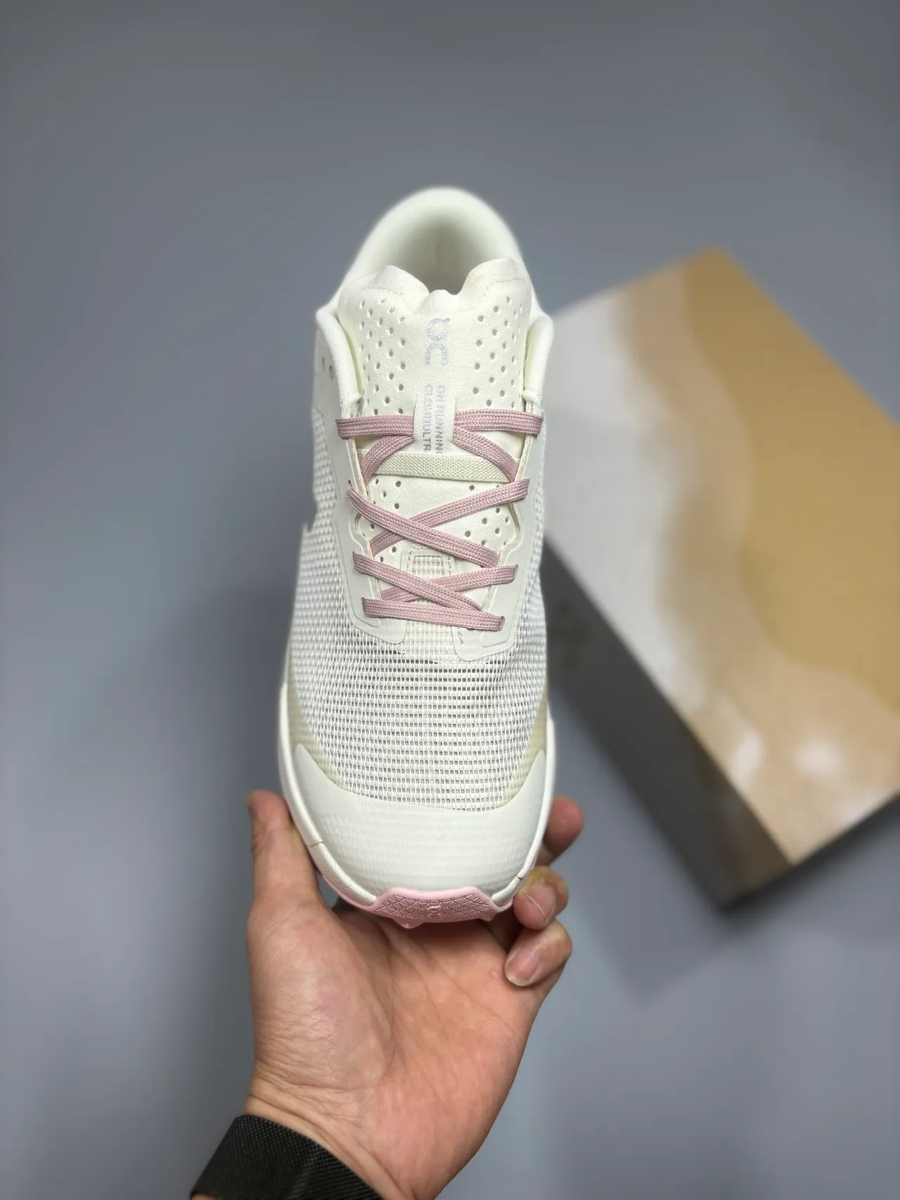 On chaussures de course blanc rose Helion semelle intermédiaire chaussures de course 2
