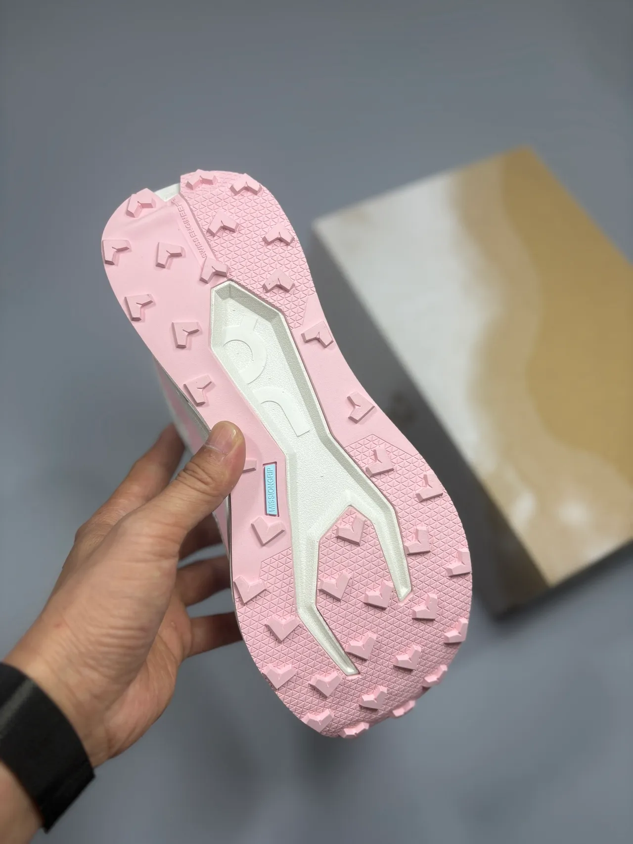 On chaussures de course blanc rose Helion semelle intermédiaire chaussures de course 6