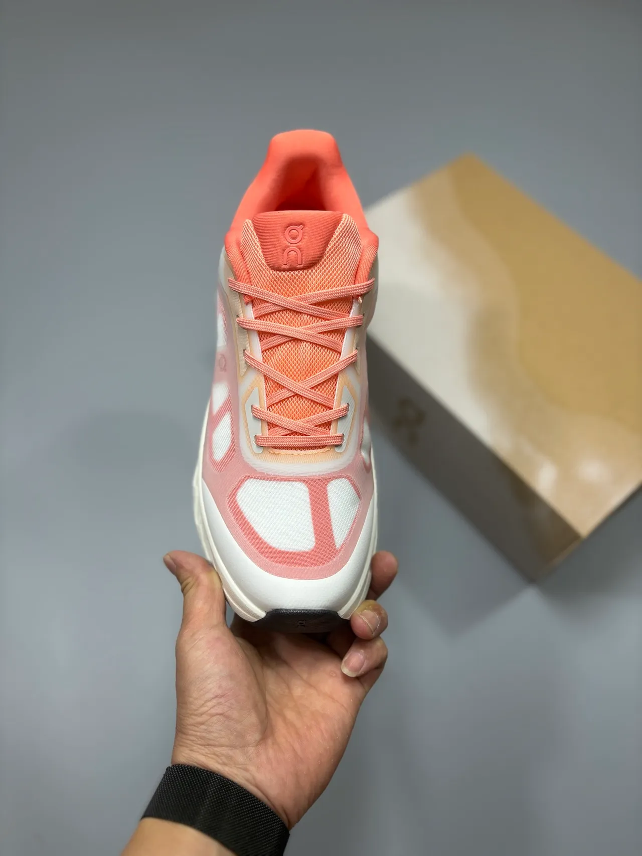On Blanco Rosa Cloudtec Phase Suela media Perforado Hexagonal Pods Zapatos para correr 2