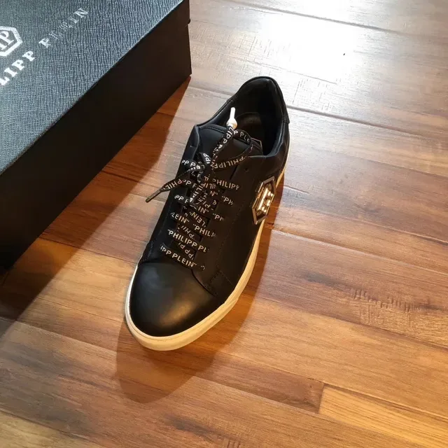 Philipp Plein Black White Leather Upper Hexagonal Logo Plaque Lifestyle Sneakers 3