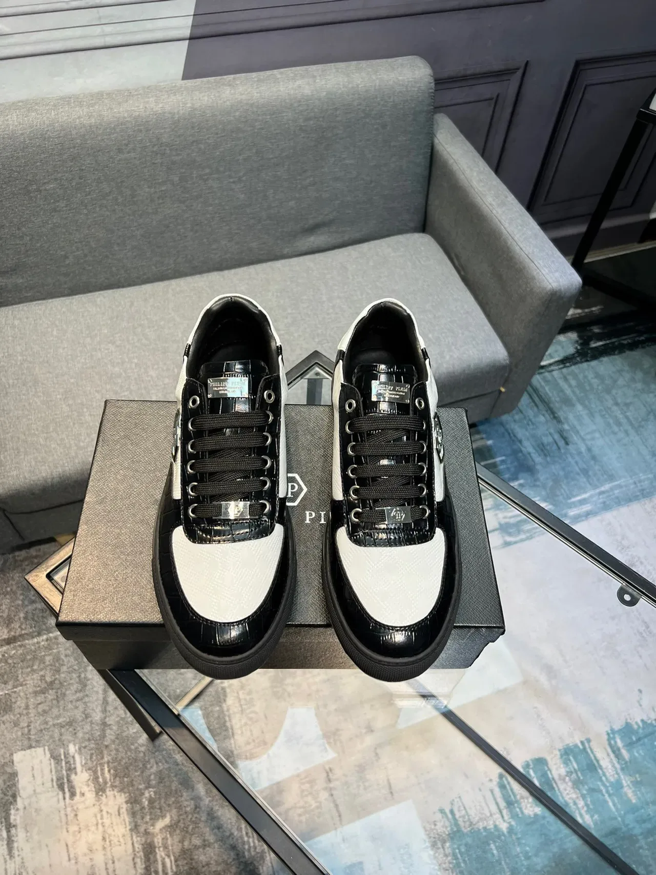 Philipp Plein Sport Tênis Lifestyle Preto Branco Patente Croc-Embossed Overlays Painéis Texturizados 2