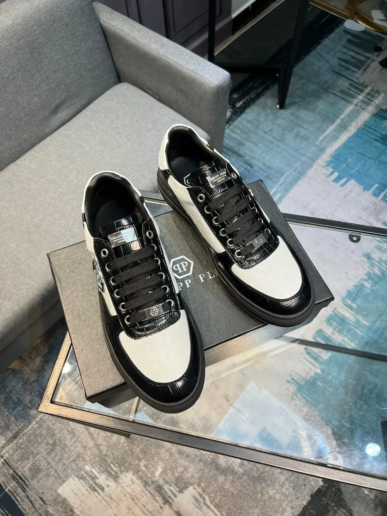 Philipp Plein Sport Tênis Lifestyle Preto Branco Patente Croc-Embossed Overlays Painéis Texturizados 4