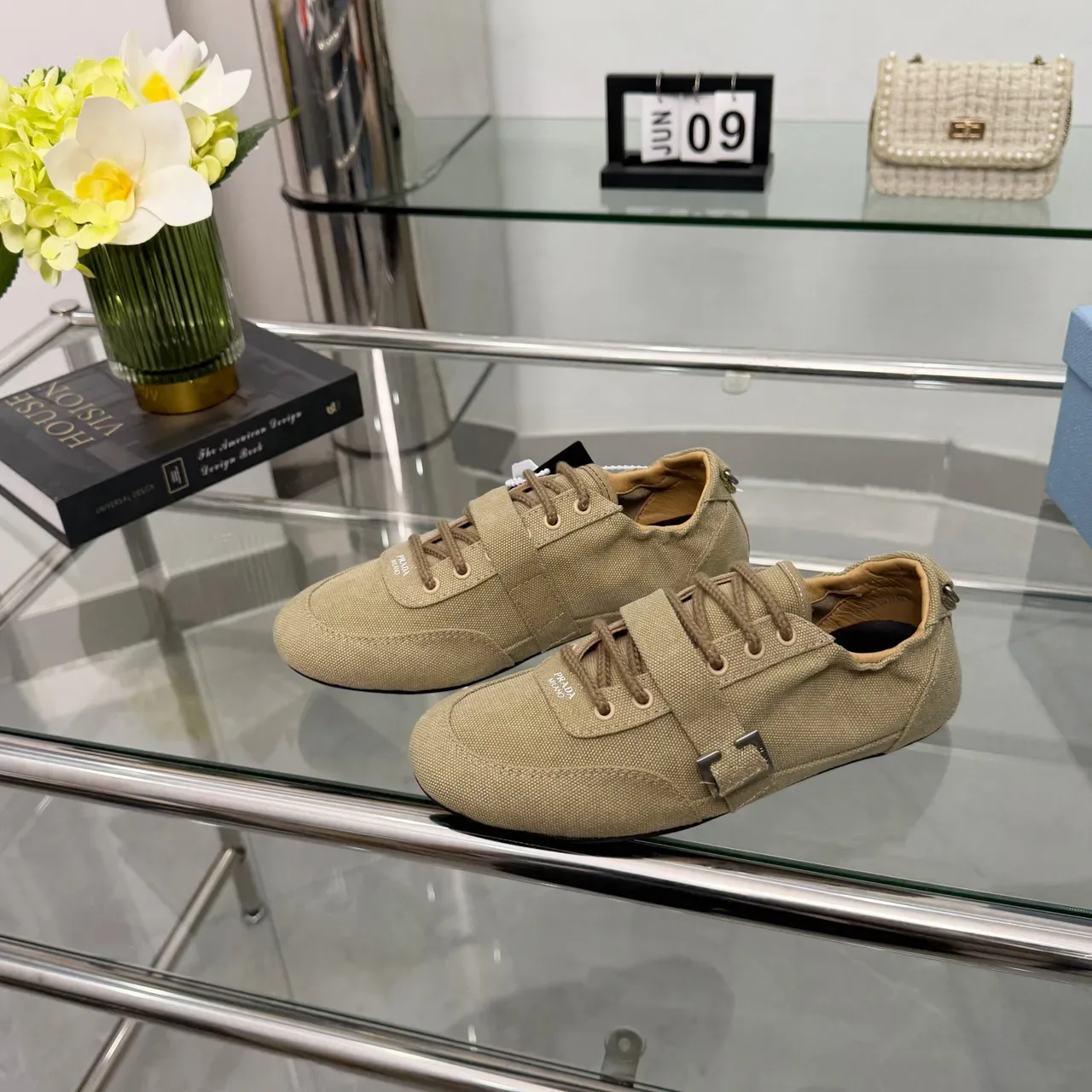 Prada Bege Preto Sapatos Canvas Fivela Metal Forma C 5