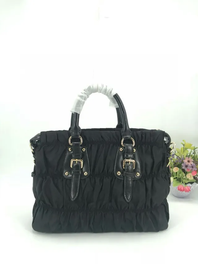 Prada 黑金 褶皱 尼龙 五金 手袋 5