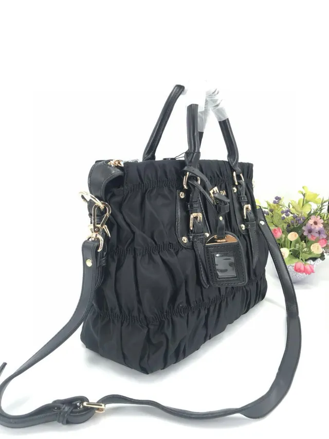 Prada 黑金 褶皱 尼龙 五金 手袋 6