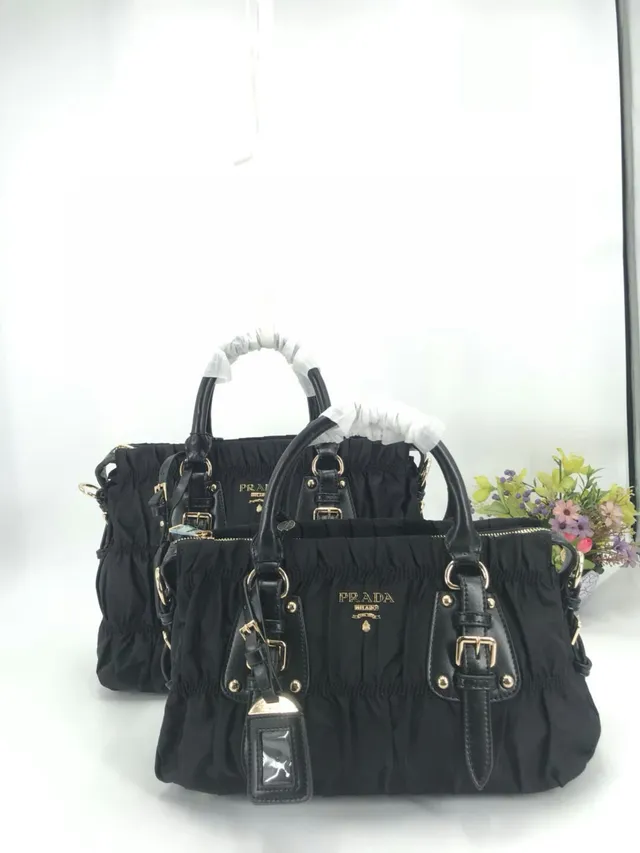 Prada 黑金 褶皱 尼龙 五金 手袋 8