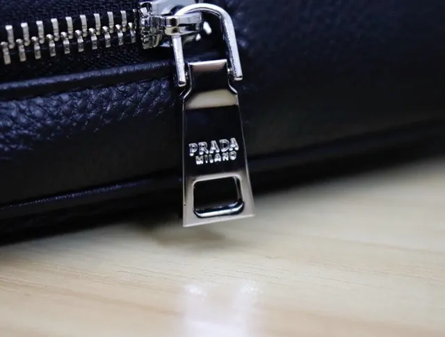 Prada কালো দানী চামড়া সংগঠিত সিলহুট মেসেঞ্জার ব্যাগ 3