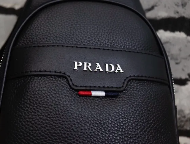 Prada কালো দানী চামড়া সংগঠিত সিলহুট মেসেঞ্জার ব্যাগ 5