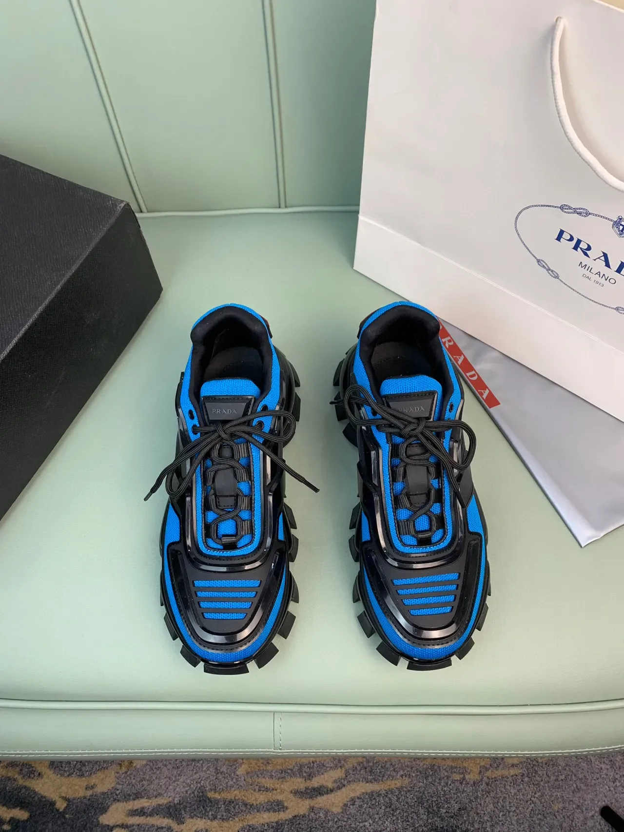 Prada Chaussures Chunky Bleu et Noir Semelle Lug Maille et Overlay Synthétique 8