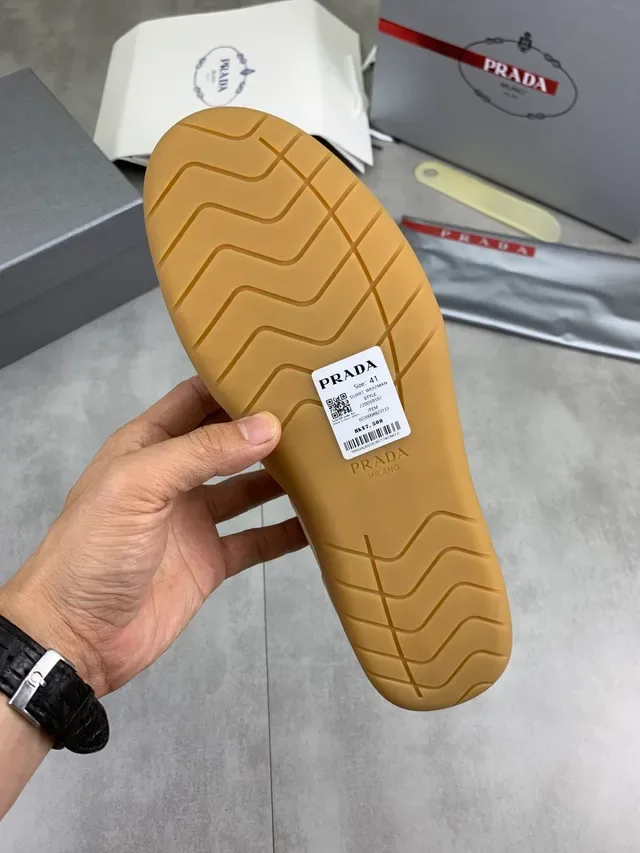 Prada Cloudbust Bege Malha e Camurça Tênis Lifestyle 2