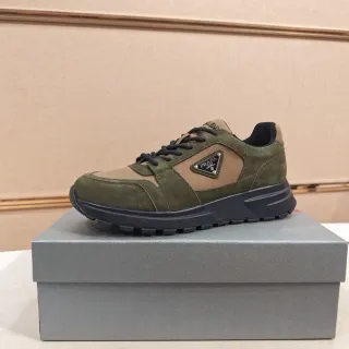 Prada Cloudbust অলিভ গ্রিন এবং ট্যান লাইফস্টাইল স্নিকার্স