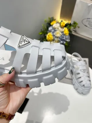 Prada Cloudbust Sandalias casuales blancas de tacón grueso con suela con tacos 6