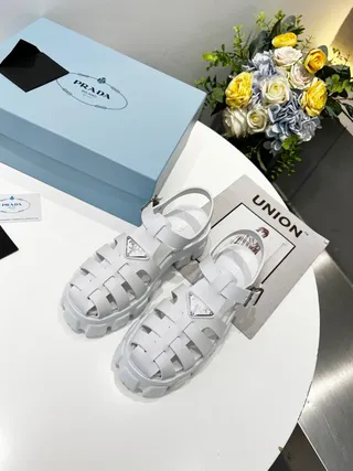 Prada Cloudbust Sandalias casuales blancas de tacón grueso con suela con tacos 7