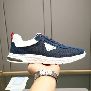 Prada 海军蓝白色网布和麂皮鞋面雕塑纹理中底生活方式运动鞋
