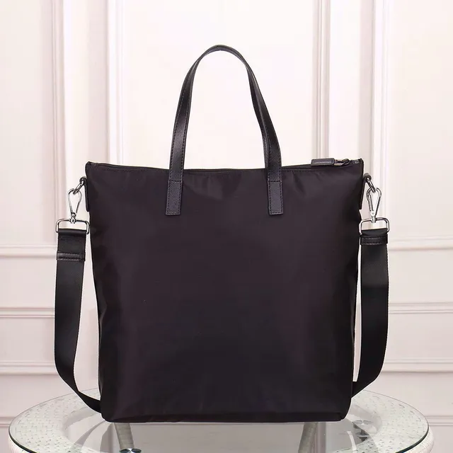 Prada Re-Edition 2005 黑色尼龙托特包 8