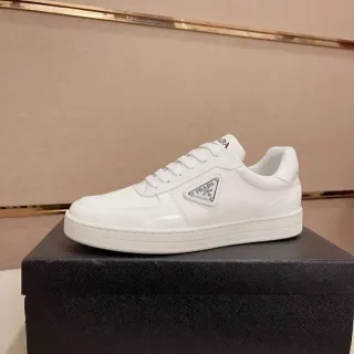 Prada 白色 低帮 光滑皮革鞋面 生活休闲鞋