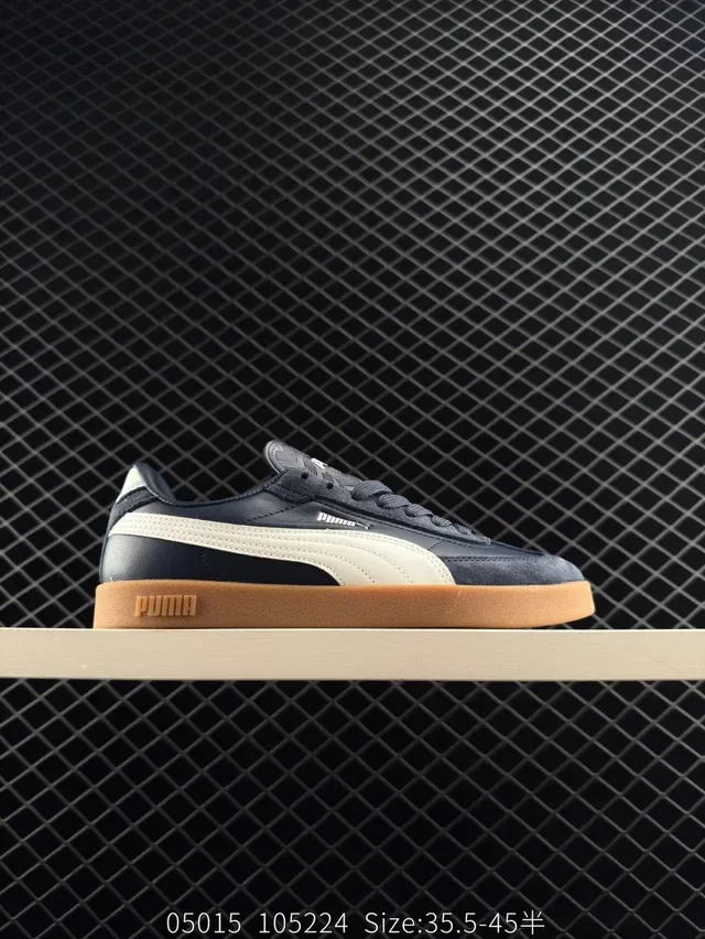 Puma Club II Era 浅蓝色和白色生活方式运动鞋 5