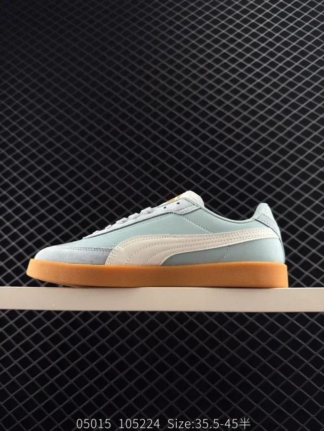 Puma Club II Era 浅蓝色和白色生活方式运动鞋 8