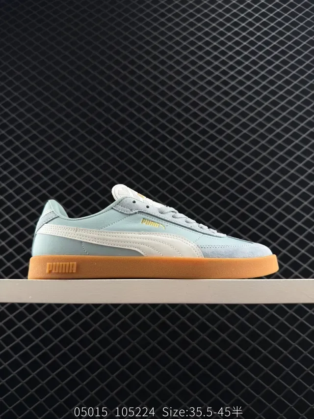 Puma Club II Era 浅蓝色和白色生活方式运动鞋 9