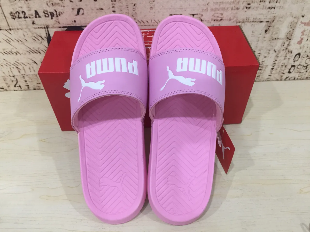 গোলাপি Puma Slide এক স্ট্র্যাপ মোল্ডেড সোল স্লিপার 2