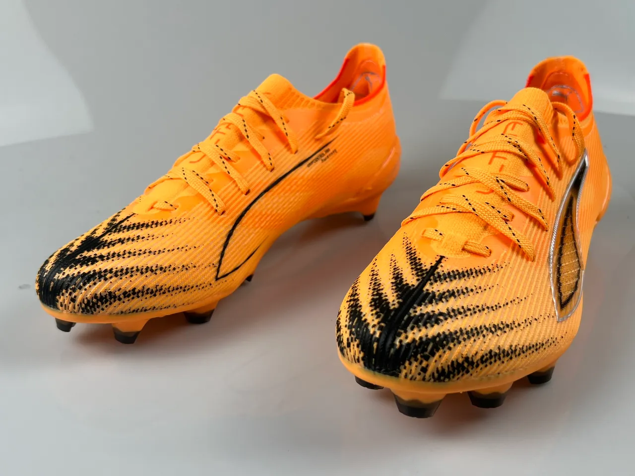 Puma Ultra Orange Black Low-Cut Lace-Up Ribbed Synthetic Upper Firm-Ground Soccer Shoes 9