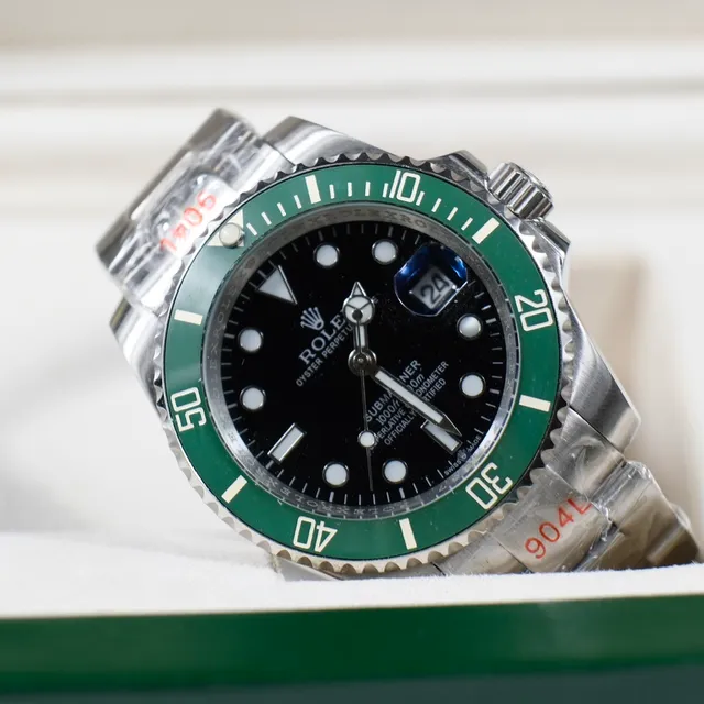 Rolex Submariner Lunette Verte Cadran Noir Montre Mécanique 4