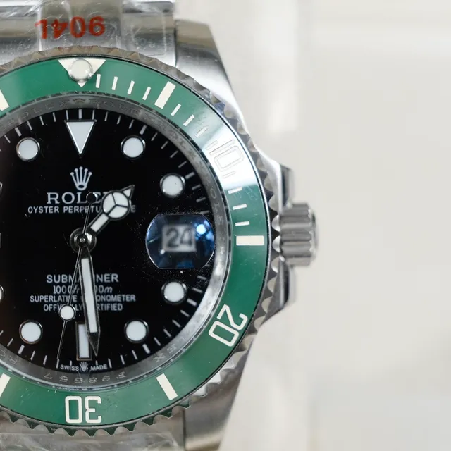 Rolex Submariner Lunette Verte Cadran Noir Montre Mécanique 9