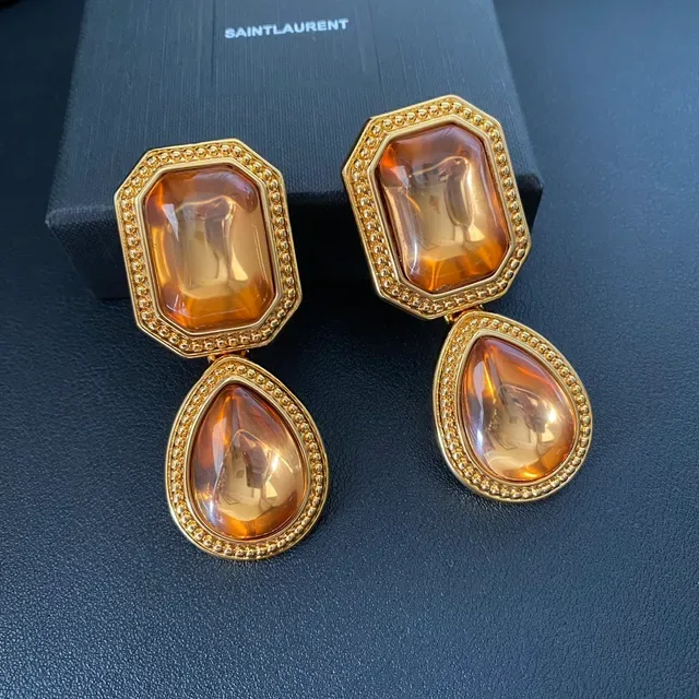 Saint Laurent أقراط راتنج عنبر حجرين قطرة 5