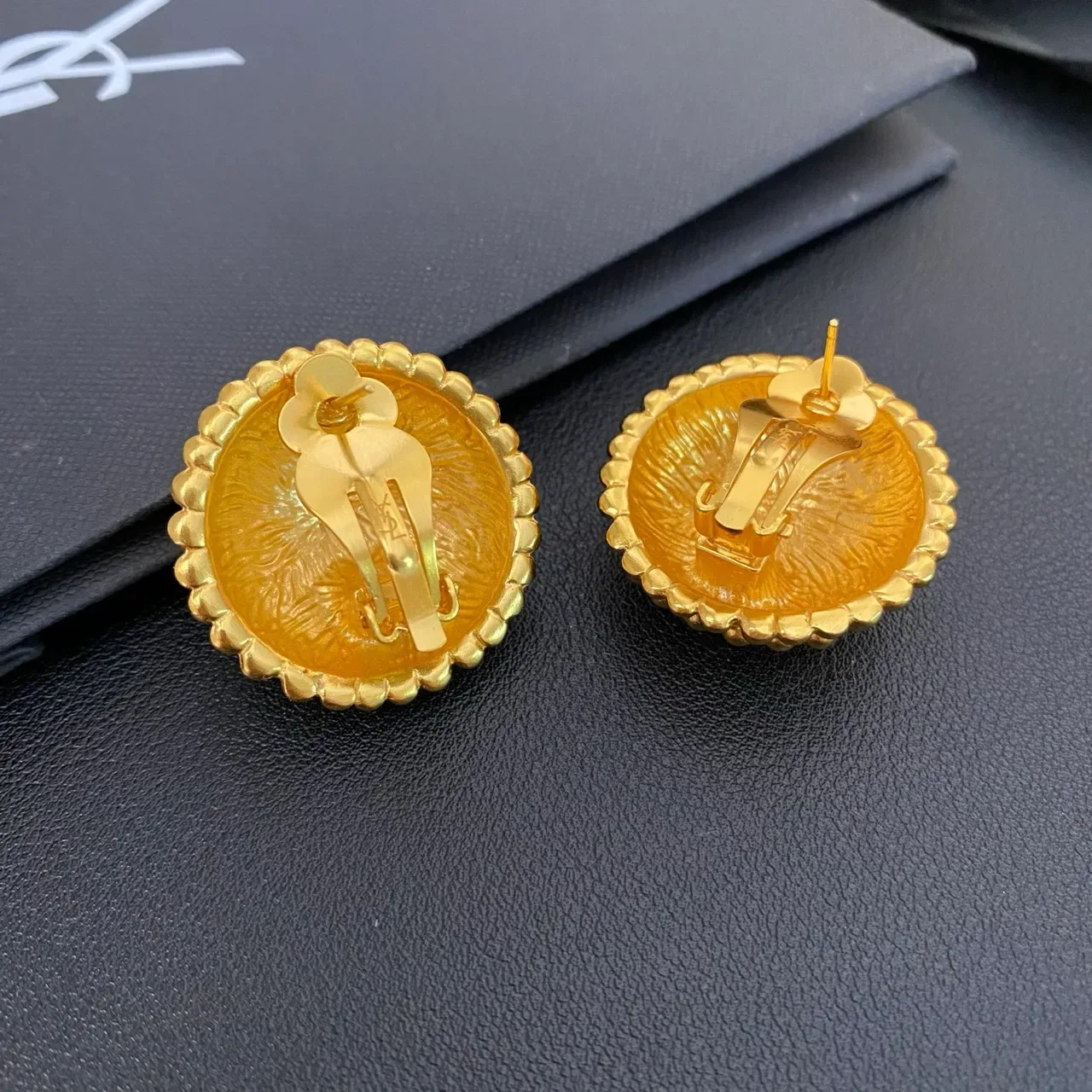 Saint Laurent बीडेड डोम स्टड ईयररिंग्स 5