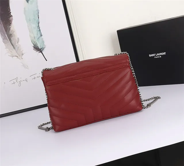 Sac à chaîne matelassé Saint Laurent Loulou en gris taupe 16