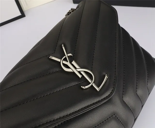 Sac à chaîne matelassé Saint Laurent Loulou en gris taupe 21