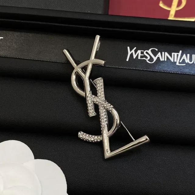 Saint Laurent Monogram चांदी सोना पैवे-क्रिस्टल ब्रोच 4