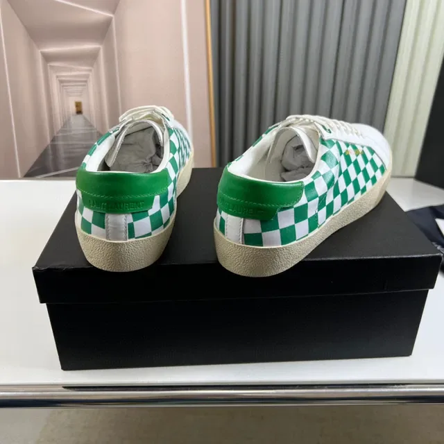 Saint Laurent Tênis Lifestyle Branco Verde Painel Xadrez Logo Dourado 5