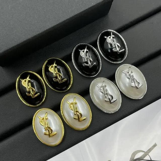 Saint Laurent YSL Monogram Oval কালো এনামেল কানের দুল 2