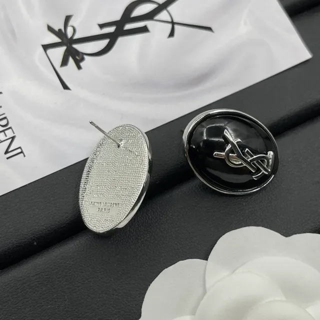 Saint Laurent YSL Monogram Oval কালো এনামেল কানের দুল 5