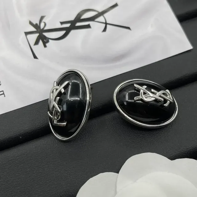 Saint Laurent YSL Monogram Oval কালো এনামেল কানের দুল 6