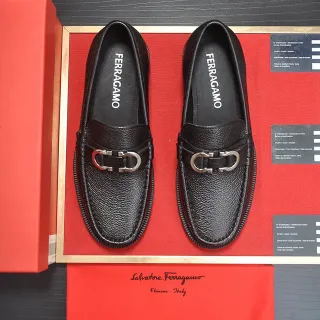 Salvatore Ferragamo Gancini أحذية لوسفر جلد أسود حبيبي