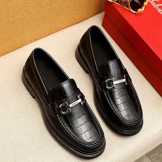 Salvatore Ferragamo Gancini Croc-Embossed Black لاوفيرز