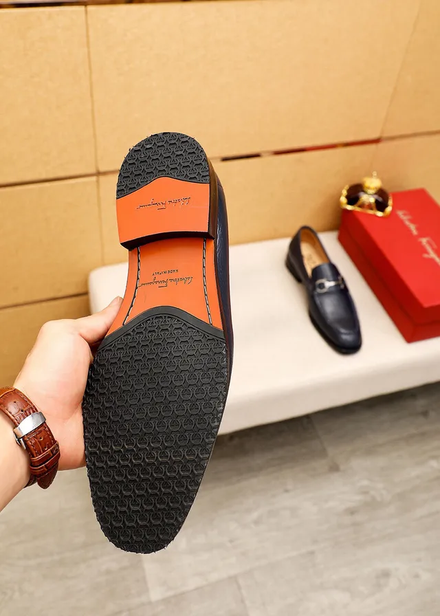 Salvatore Ferragamo Gancini Loafer Preto Couro granulado Morsel de cavalo Loafer 8