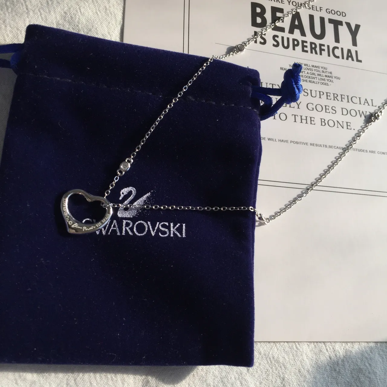 Swarovski Pingente Coração Aberto Corrente de Elos Finos Prata Azul 2