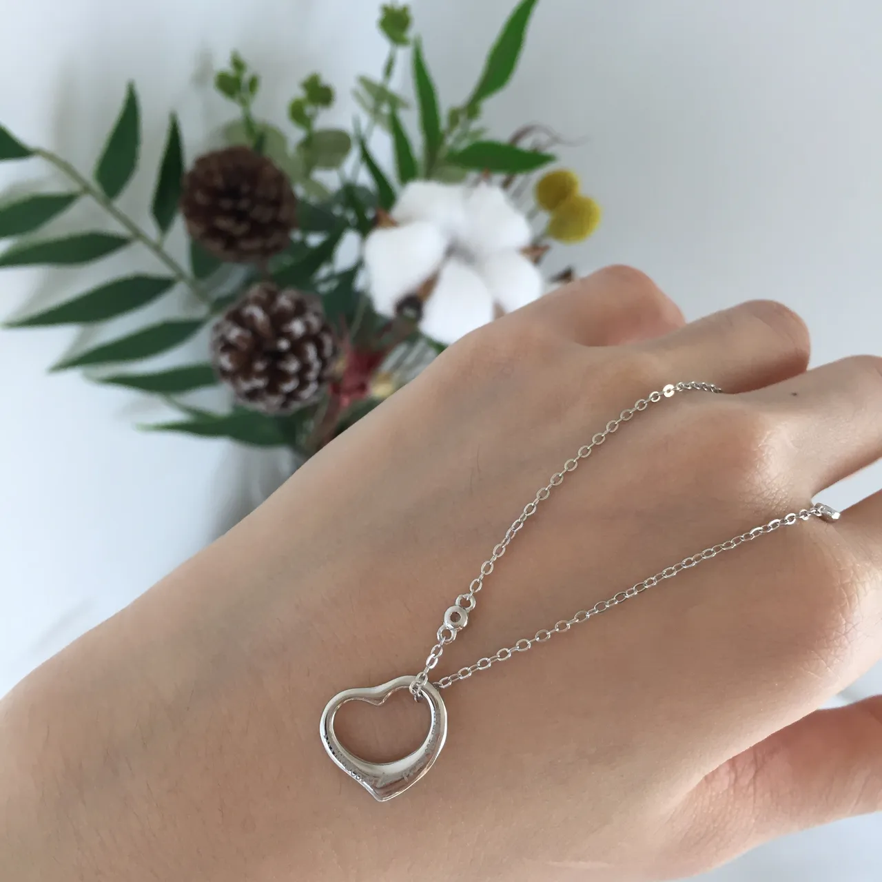 Swarovski Pingente Coração Aberto Corrente de Elos Finos Prata Azul 4
