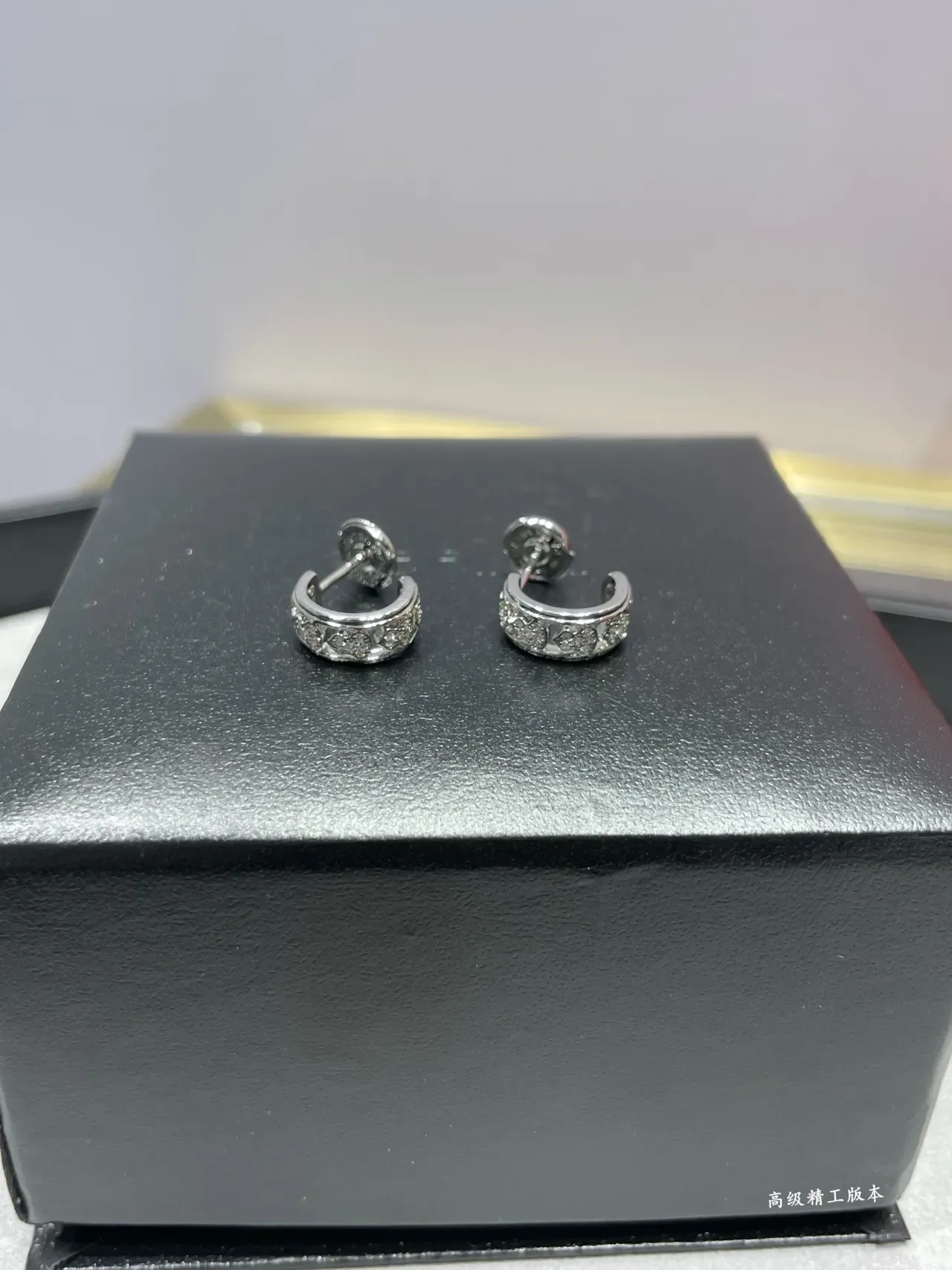 Tiffany & Co. HardWear 爱心 Pavé 耳环 3