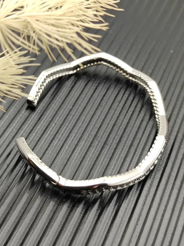 Tiffany & Co. HardWear سوار مفتوح بحوافر الماس بافيه حافة الحبل 9
